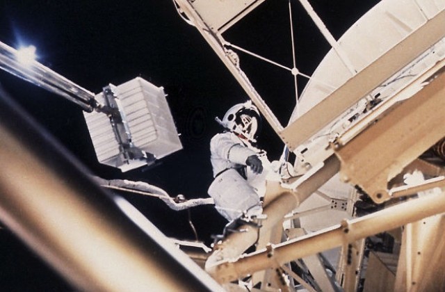 14 май: Изстреляна е първата американска космическа станция „Скайлаб”