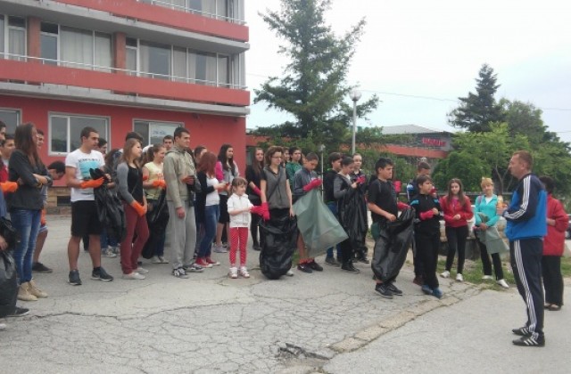 280 души от Свищов се включиха в кампанията „Да почистим България заедно“