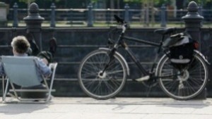 От днес глобяват за каране на велосипед в централните пешеходни