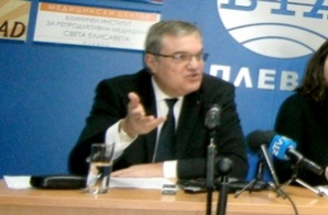 Румен Петков: Не може конституция да се променя на коляно