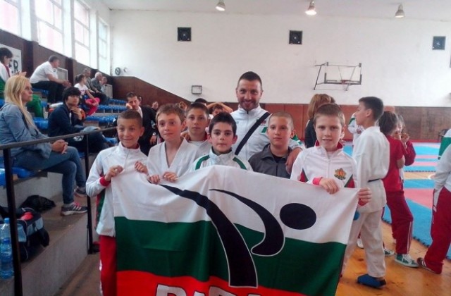 6 каратеки на Дарис на Балканското първенство в Черна гора