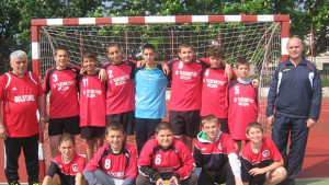 Младите хандбалисти на Мездра се класираха за държавните финали