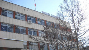 В края на седмицата пръскат тревните площи в Казанлък