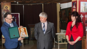 Сръбски ювелир дари икона на църквата Св 40 мъченици