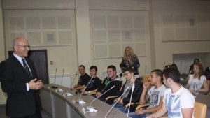 Старозагорски ученици влязоха в местния парламент за един час