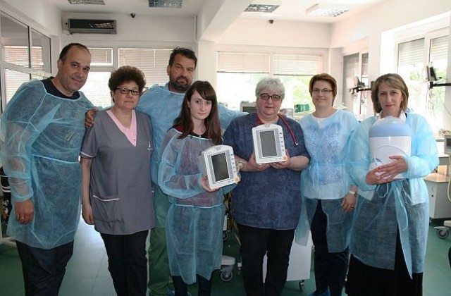 Дарик дарява апаратура за недоносени деца на пет болници в страната