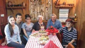 Кметът на Червен бряг честити вековния юбилей на своя съгражданка