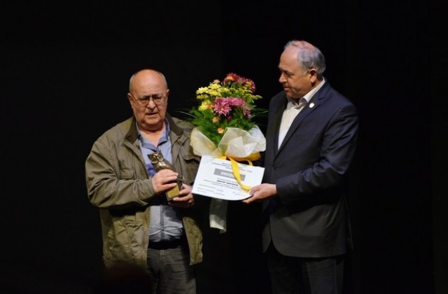 Виктор Самуилов е носител на наградата „Константин Константинов”