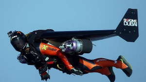 Човекътракета прелетя на остров Палм Джумейра в Дубай СНИМКИ