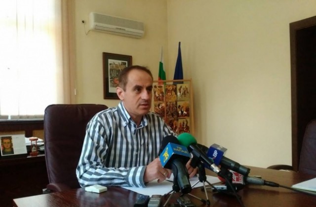 Петър Паунов призова да се спре с вмешателството в работата на община Кюстендил