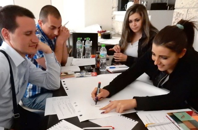 Младежи от Добрич се научиха да разработват собствен бизнес план