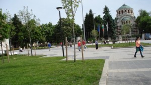 Фирма Паркстрой окоси тревата за празника на Плевен