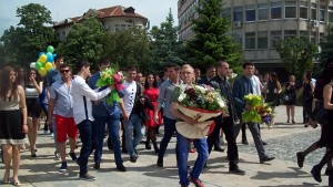 Сбогом на училището казаха абитуриентите от ЕГ Враца