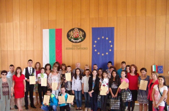 Наградиха победителите от конкурс, посветен на Втората световна война