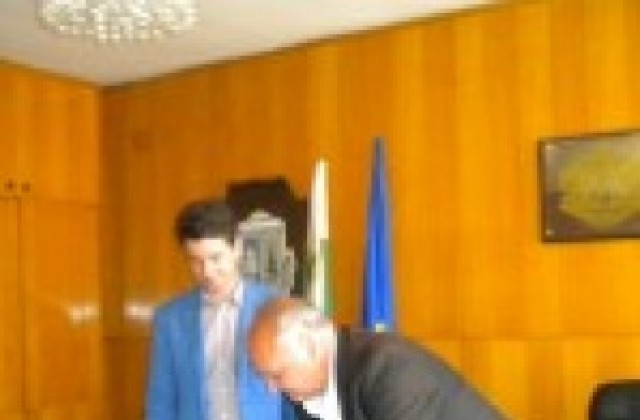 Ремонтират централния булевард  във Велинград