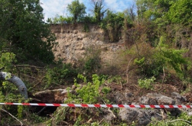 Обмислят бедствено положение заради свлачището в Морската градина, 15 млн. лв. нужни за укрепването