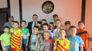 Горнооряховският кмет се срещна с най малките хандбалисти на Раховец