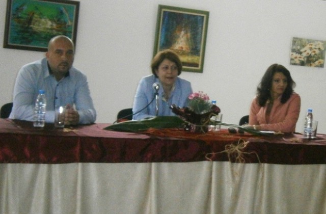 Татяна Дончева се обяви за прочистване на съдебната система и нова Конституция