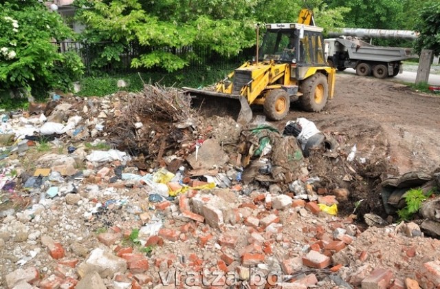Над 400 доброволци днес почистваха Враца
