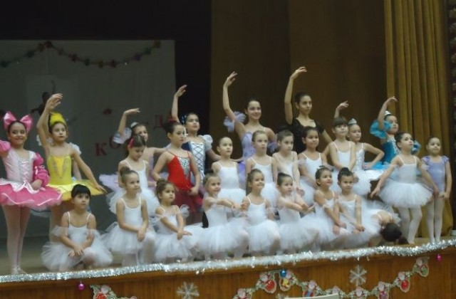 Млади балетисти с благотворителен концерт