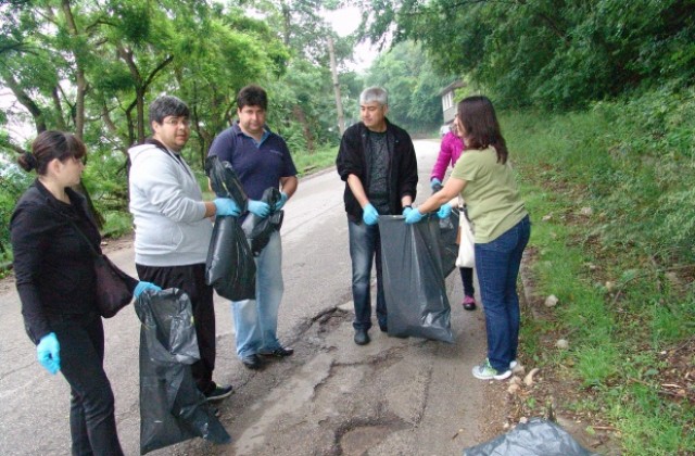 Областна администрация се включи в акцията Да изчистим България заедно
