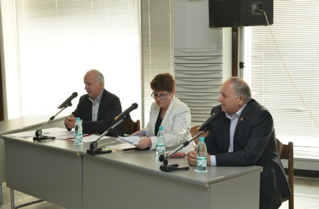Общинското ръководство отчетe приходите и разходите в бюджета