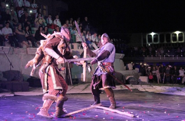 Атрактивна церемония и илюминации дадоха старт на Европейското първенство по ушу