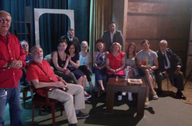 Звездата от „Под прикритие Ивайло Захариев ще играе в трупата на театъра в Дупница