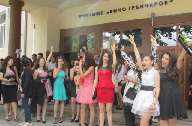 По червен килим ще дефилират абитуриентите от Г. Оряховица