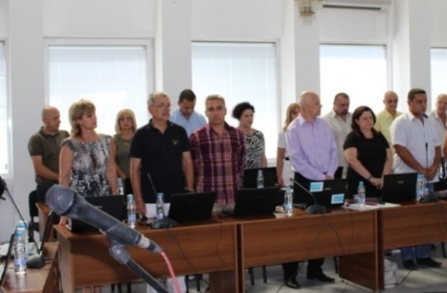 Общинските съветници от ГЕРБ-Габрово осигуриха средства за почистване на статуи в града