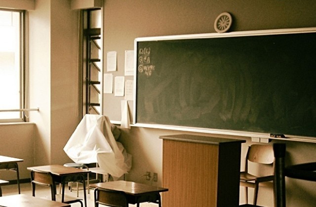 175 зрелостници не са допуснати до матурите