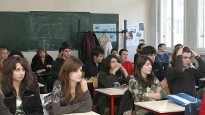 1429 зрелостници на матури