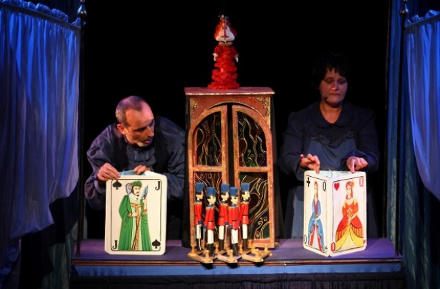 Театър ВЕСЕЛ представя четири спектакъла на три фестивала