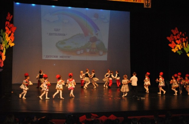 „Полет на детските мечти препълни доходното здание