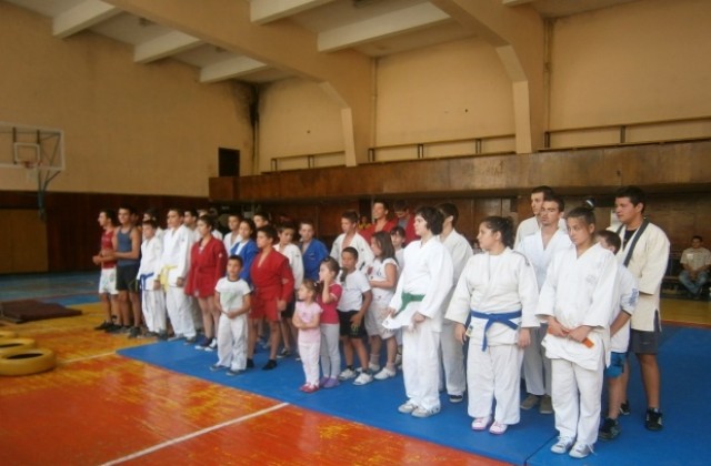 Трети турнир по летен бой-унифайт в Кюстендил