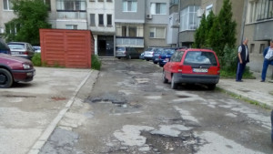 Обновяват две казанлъшки улици и междублоковите пространства