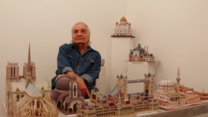 Макети на световноизвестни паметници на културата подари Васил Аврамов на