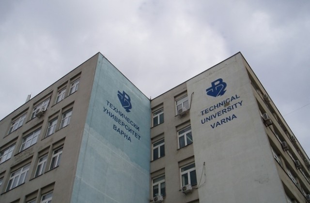 Кметът Портних откри нов модул към морския тренажор в Техническия университет