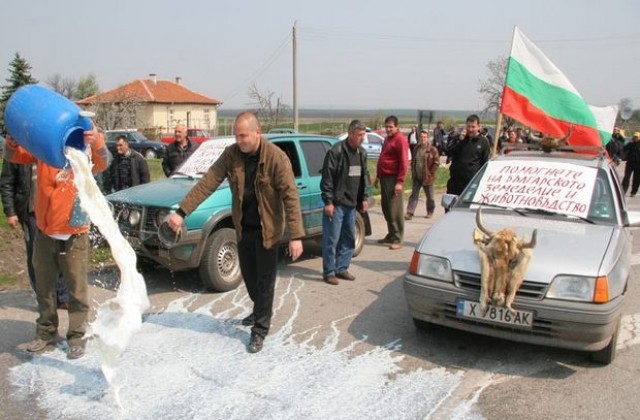 Фермери се събират за национален протест край Димитровград
