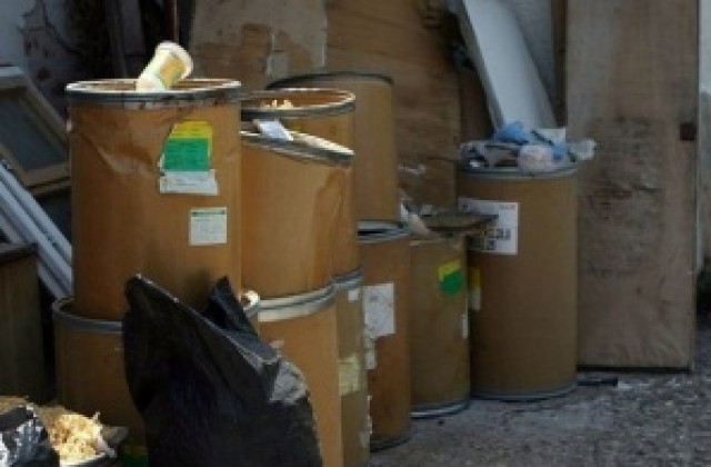 Отварят мобилен пункт за опасни отпадъци до парк „Света Троица”