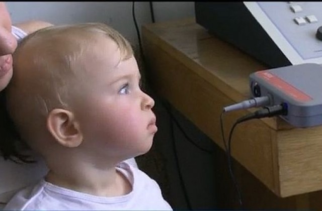 Медици от ВМА върнаха слуха на малко момиченце от Варна