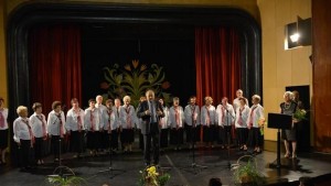 Пенсионери поздравиха сливенските граждани с концерт