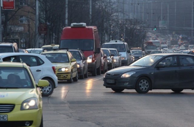 Лазаров: Неумението да се шофира също води до задръстване