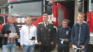 Почетни медали на МВР за четирима младежи спасили живота на