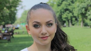 Великотърновка пусна нова песен влезе в Топ 10 на найслушаната