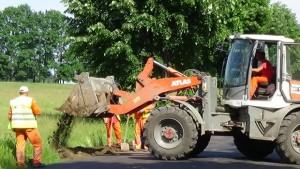 Довършват пътя Равнец Дъбовик Пчеларово