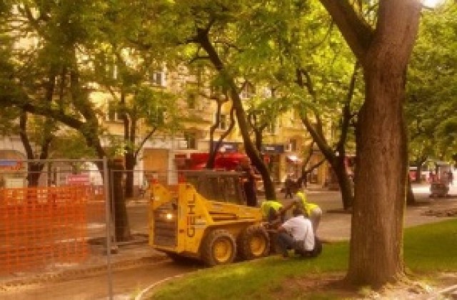 Велоалеята покрай парк 5 октомври ще минава по тротоара