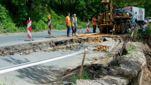 Спират движението Мездра Ботевград през час