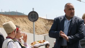 Премиерът Само за няколко дни са открити над 10 000