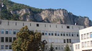Проверяват болницата в Тетевен заради смърт на новородено